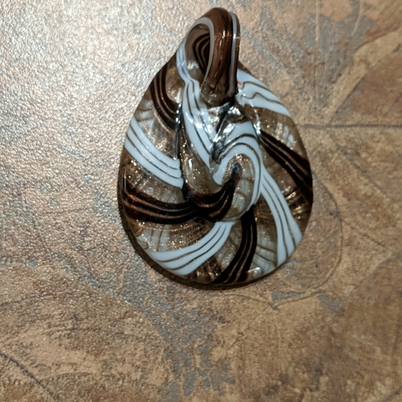 Pendant - Picture 3 of 3